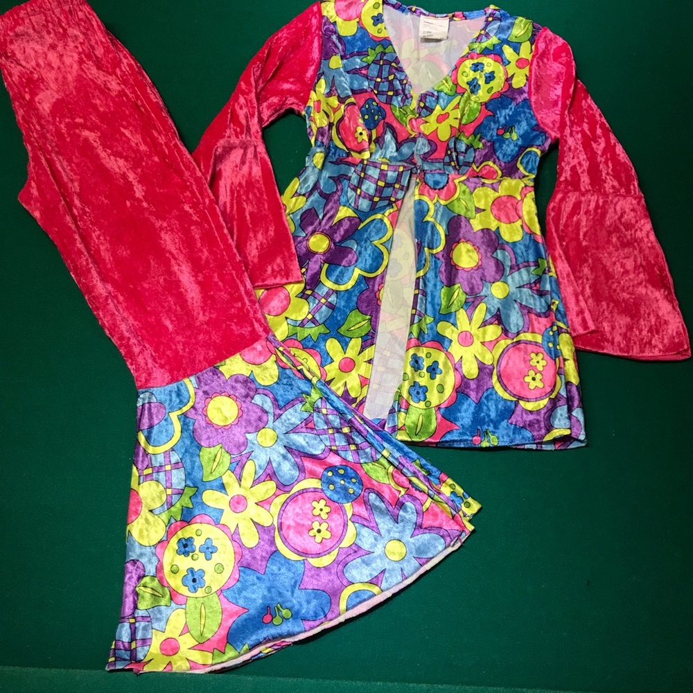 Hippie Chic Back to The 60’s Costume for Girls.
